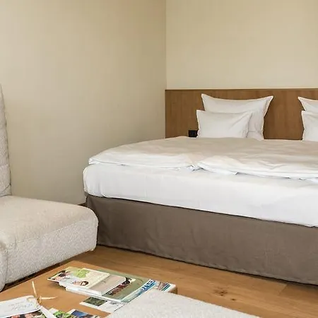 Ulrichshof, Baby & Bio-resort منتزه العطل 4*